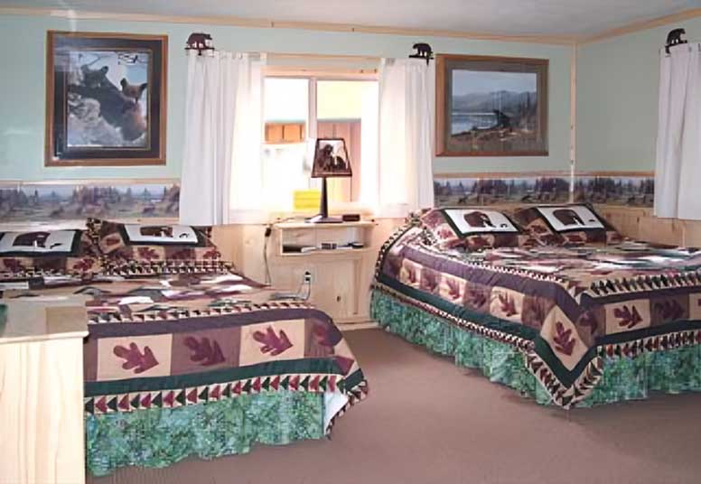 Wilderness-Themed Inn Rooms